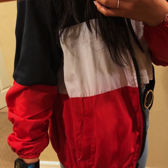 Brandy Melville Krissy Jacket - Picture 3 of 4